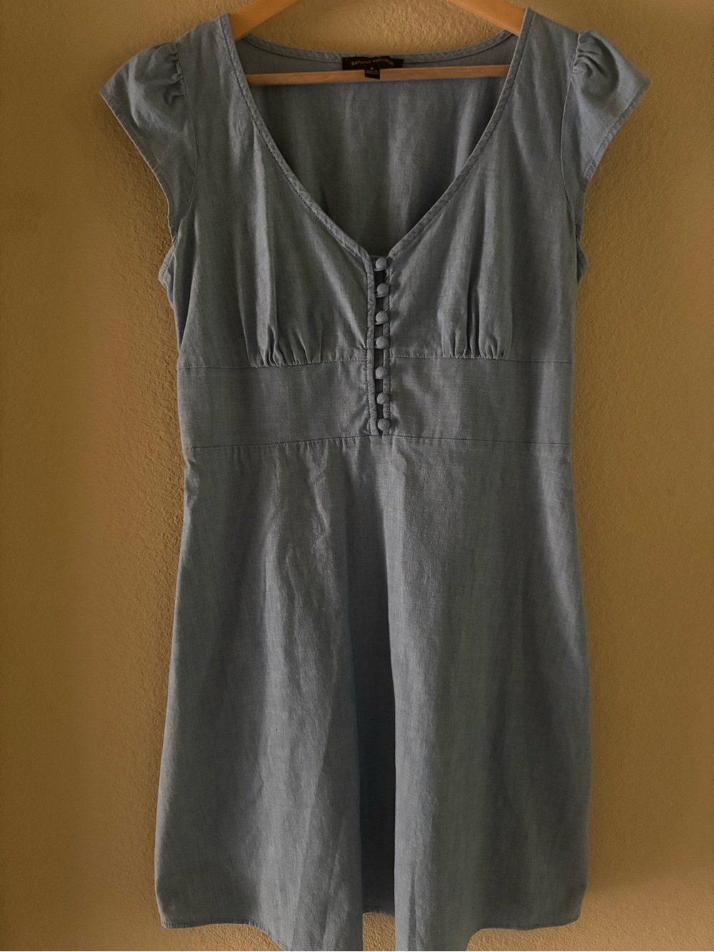 Banana Republic Light Blue Cap-Sleeve V-Neck Dress size 8